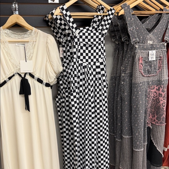 Checkered Wide Leg Overalls - Picture 6 of 8